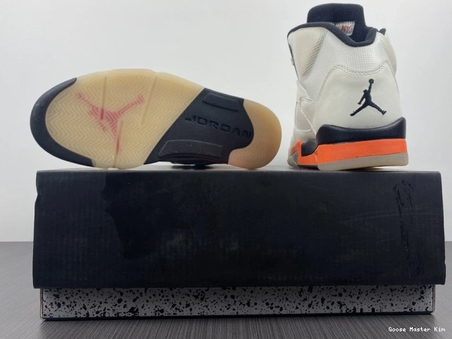Orange Jordan DC1060-100 5 Retro Total 0724